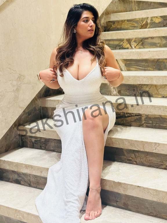 Varanasi aged housewife Call Girl